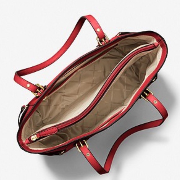 Michael Kors Voyager Saffiano Leather Tote Bag
Style# 30H1GV6T4T
NWT
Flame - Picture 3 of 16